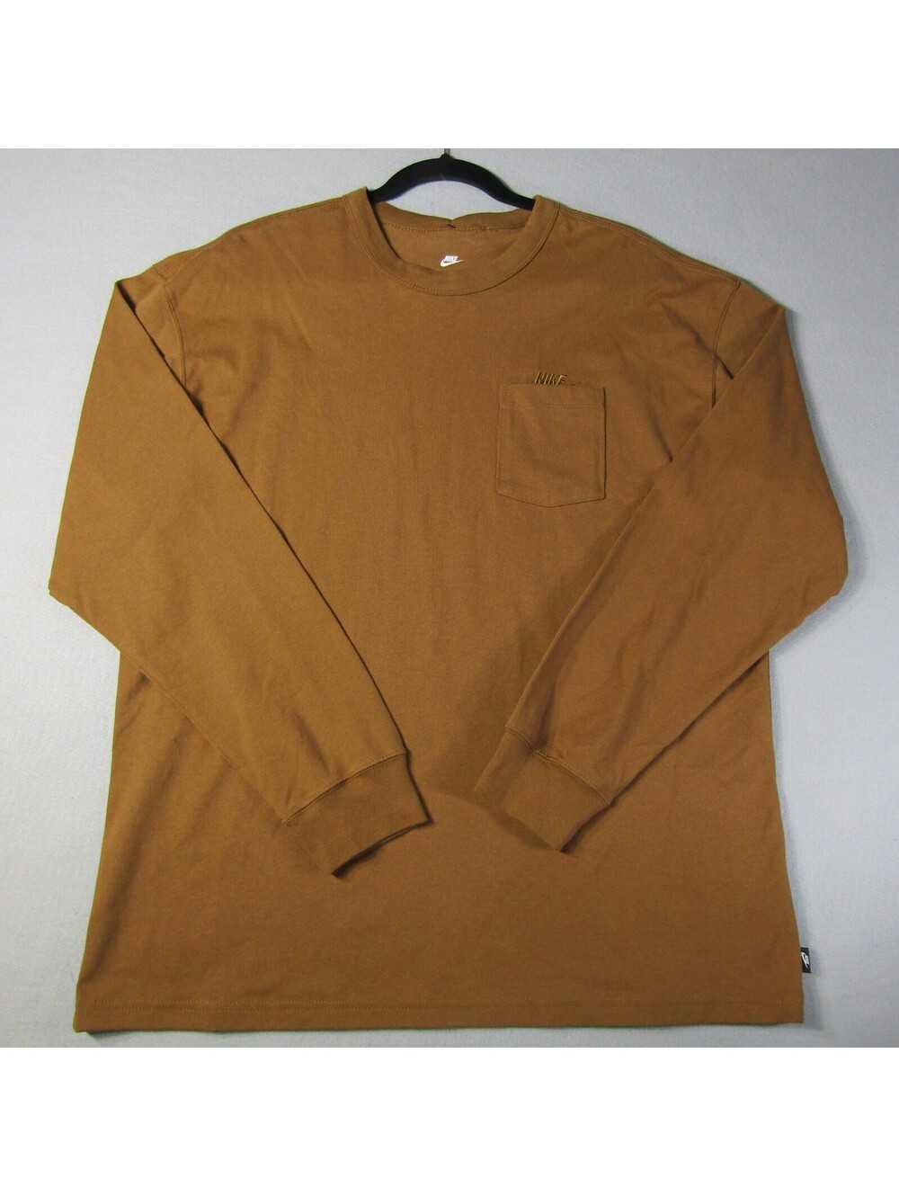 NWT Nike Sportswear Premium Essential LS Pocket Shirt Men's L Brown
